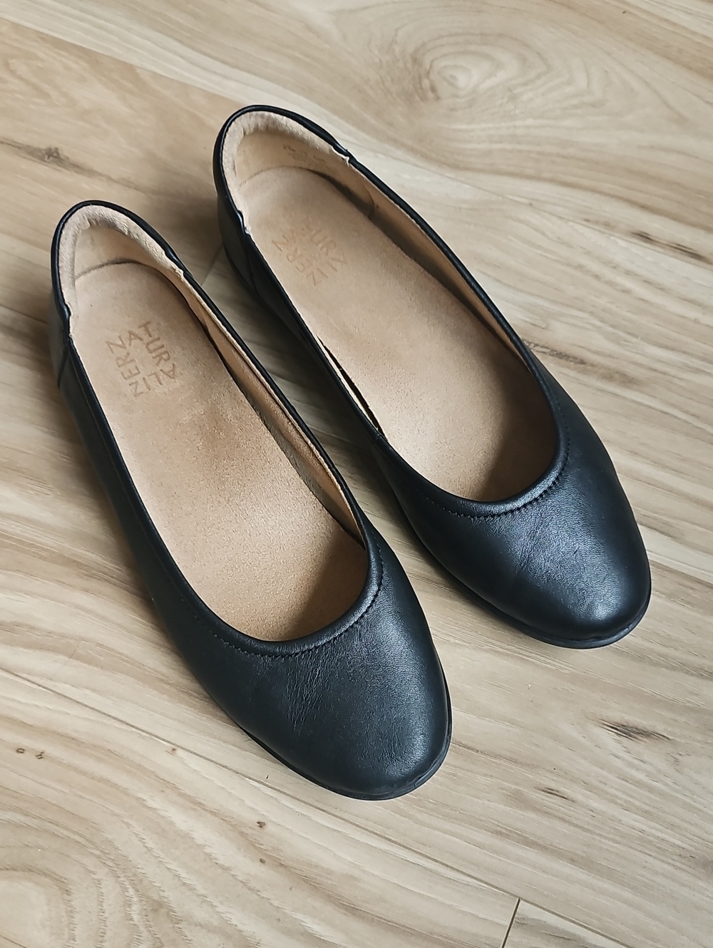 Naturalizer Black Leather Slip-On Ballet Flats